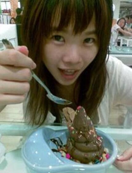 日本人吃大便，少女吃屎照片你敢看吗（现拉现吃不忍直视）