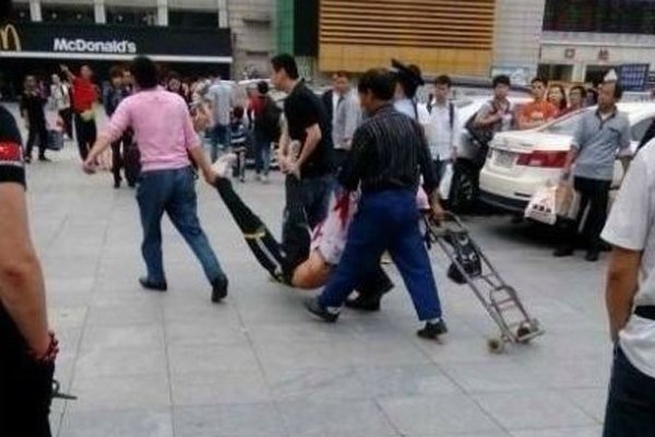 广州荔湾广场灵异事件 每年都被厉鬼杀死一个人很残忍
