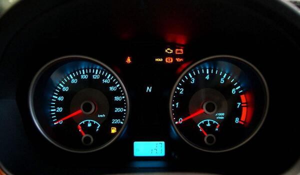 汽车油耗是怎么算出来的?怎么算汽车一公里油耗多少钱?