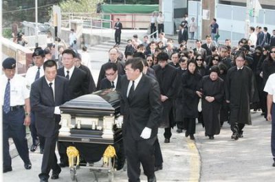 霍英冬为什么享受国葬，因为他是一个懂得付出懂得牺牲的人