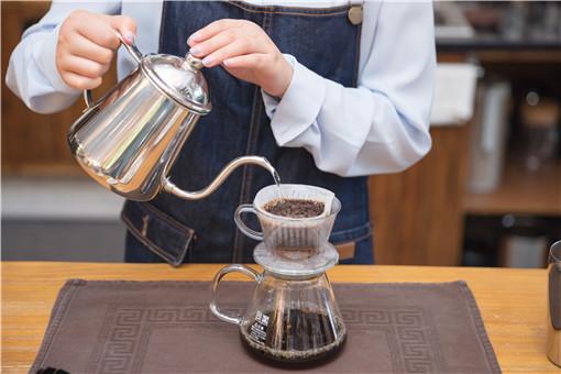 英国医生称多数咖啡粉中含有蟑螂，喝咖啡的好处！