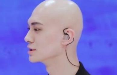 梁森为什么没头发，梁译木为什么改名叫梁森