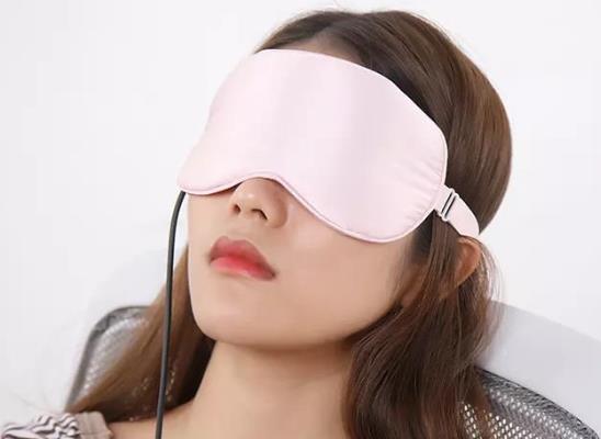 眼罩是3d的好还是普通的好？蒸汽眼罩用完可以当普通眼罩用吗？