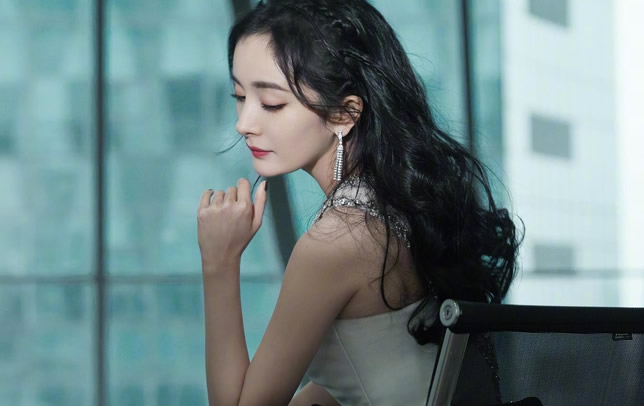 杨幂和唐嫣的关系现在还好吧?(杨幂现代电视剧大全)