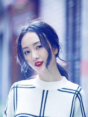 王鸥图片，衣品展现了她独特的个人风格！