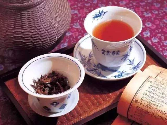 红茶的功效与作用禁忌，帮助大脑保持清醒和兴奋!