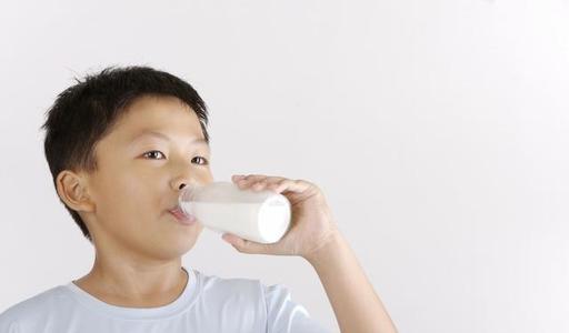 喝哪种牛奶容易长高？小编推荐喝这些牛奶