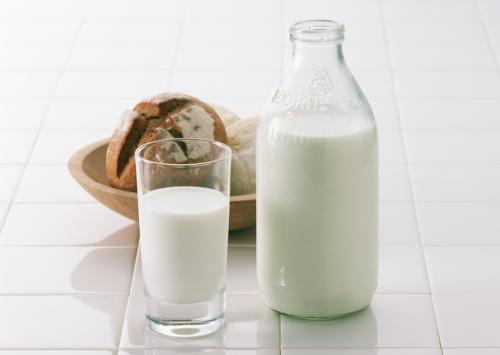 每天喝牛奶的好处，长期喝牛奶会怎么样？