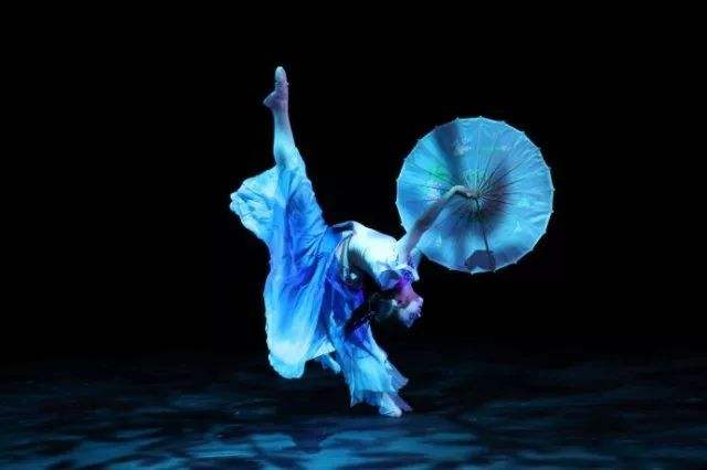 舞者水月简介，舞台上的水月犹如下凡的仙女！