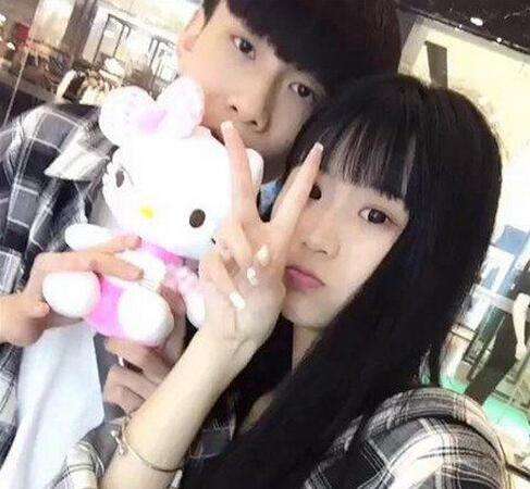 杨清柠以前全身的照片，软萌妹子一枚！