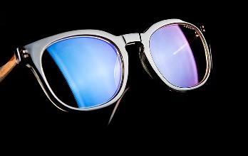 蓝光眼镜真的能保护眼睛，能隔离紫外线和辐射！