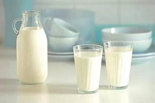 一喝牛奶就拉肚子是怎么回事？喝牛奶拉肚子怎么办？