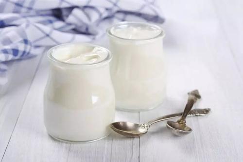 孕妇喝酸奶好还是纯牛奶好？如何选择？