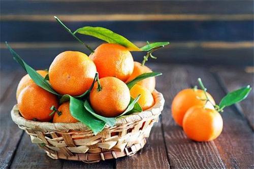 橘子和牛奶能不能一起吃？哪些食物不宜和橘子一起吃？