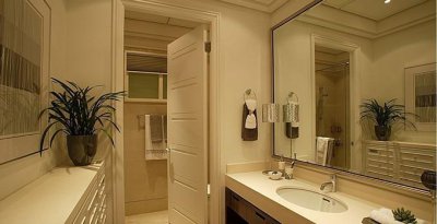 镜子放在家里什么位置最好，镜子摆放在玄关处比较合适