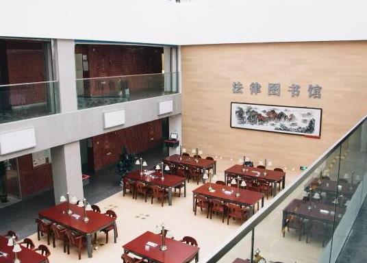 政法大学五院四系排名，中国政法大学、西南政法大学是国家级重点学校