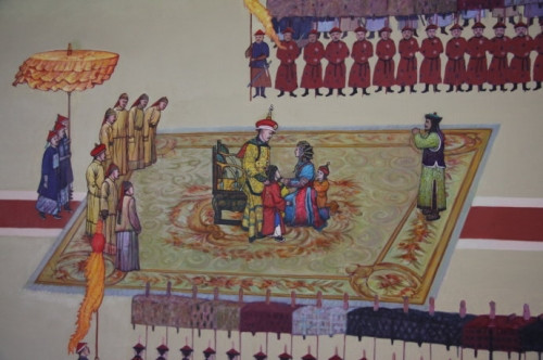清朝皇室后代家谱图片，清朝皇室后代现在在干吗？