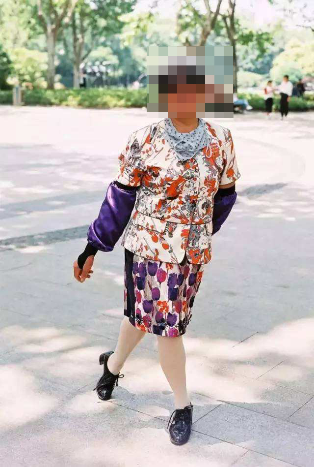 长的好看的中年女人照片，中年女人胖肚子是怎么回事？