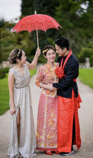结婚为什么不能用折叠的雨伞,结婚撑红伞的禁忌还有那些?_首发网 结婚为什么不能用折叠的雨伞,结婚撑红伞的禁忌还有那些?