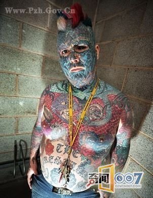 纹身上瘾的人是什么心态，最震撼的全身纹遍纹身的照片组图