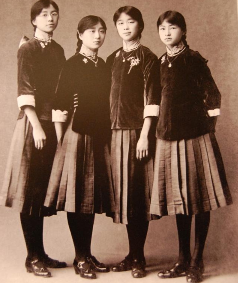 老式民国校服图片，民国校服女装叫什么为什么好看？